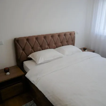 Hills Apartmants *